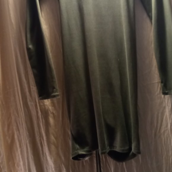 URBAN ROSE - Picture 2 of 6